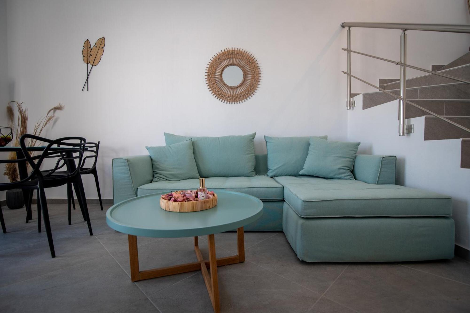 Mint&Melon Villa Naxos City ภายนอก รูปภาพ